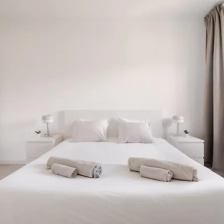 Апартаменти Penthouse With Terrace & Parking Лугано