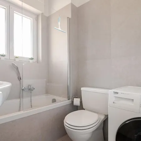 Penthouse With Terrace & Parking Апартаменти *