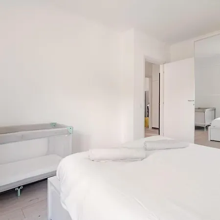 Penthouse With Terrace & Parking 盧加諾